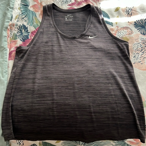 Nike tank top - Picture 1 of 3